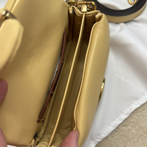 Coach pillow tabby 18 - Picture 9 of 10